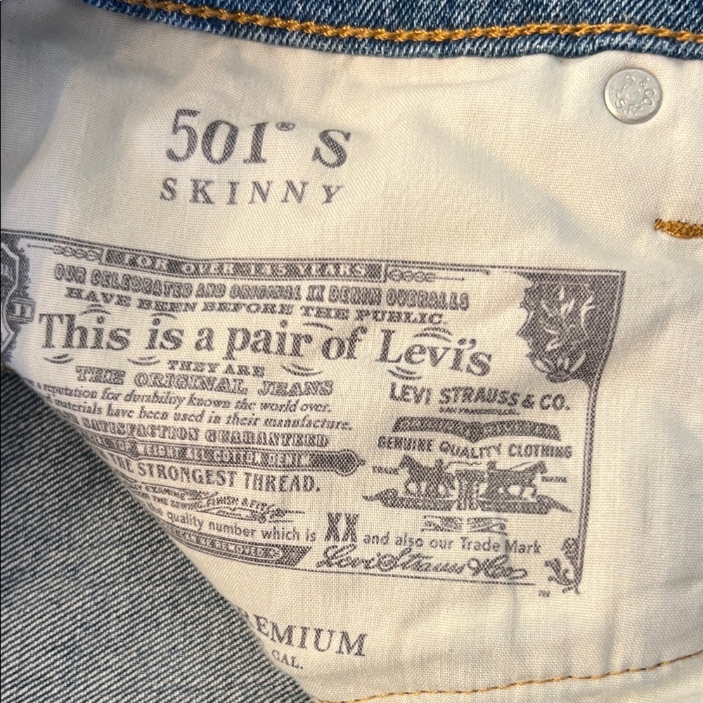 Levi's Two-Tone Blue Straight Leg Jeans - Picture 5 of 8